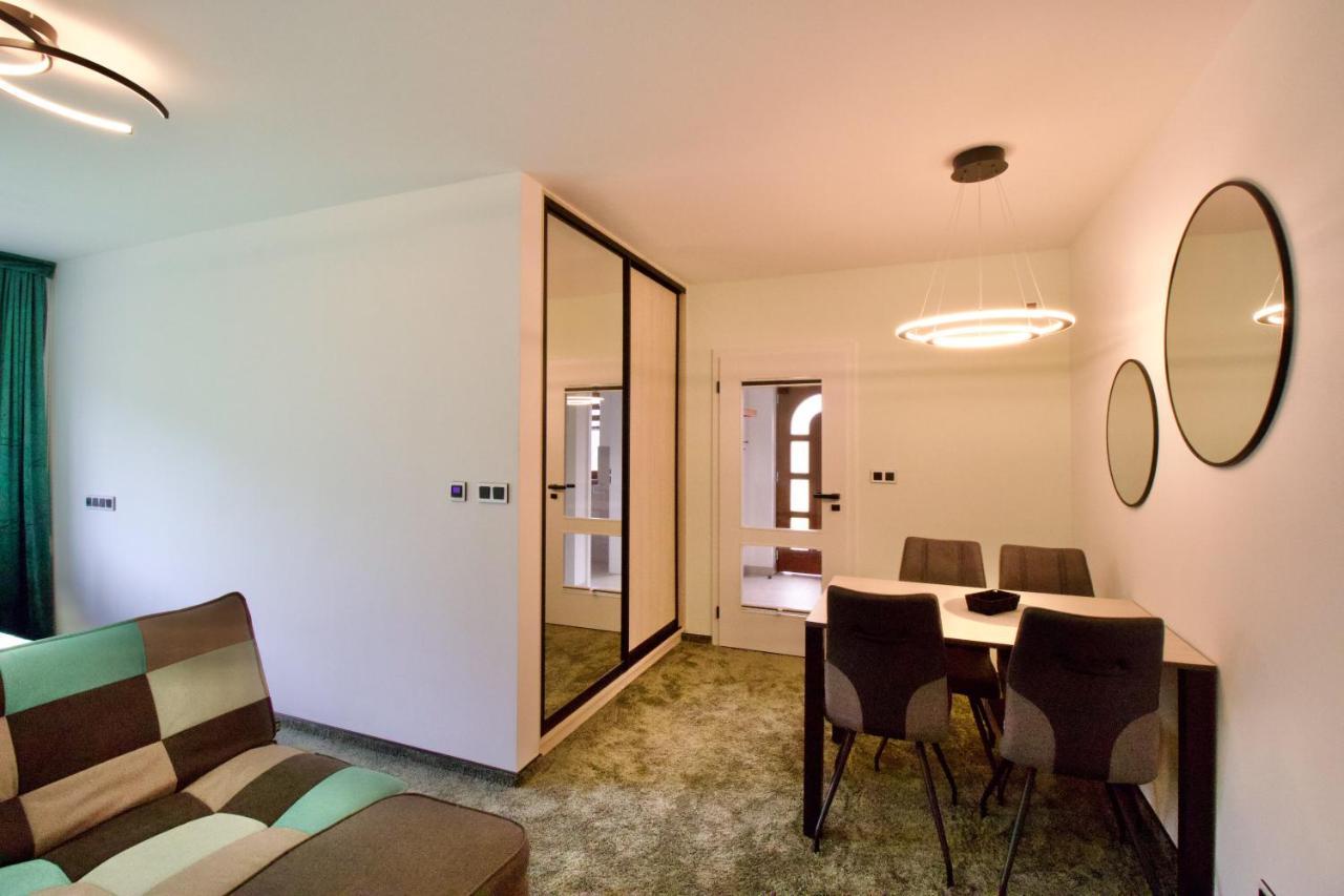 Apartman Uprostred Trojuhelniku Praha - Karlovy Vary - Plzen ホレショヴィツェ エクステリア 写真